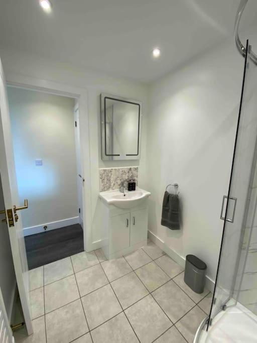 Larks Leaze Lodge, Steeple Ashton, Wiltshire Троубридж Екстериор снимка